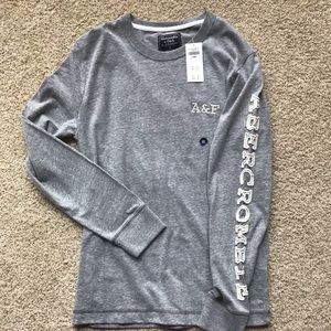 Abercrombie long sleeve t